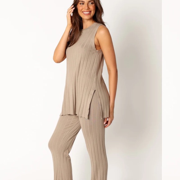 Petal and Pup taupe sleeveless sweater and pant set - Picture 3 of 6